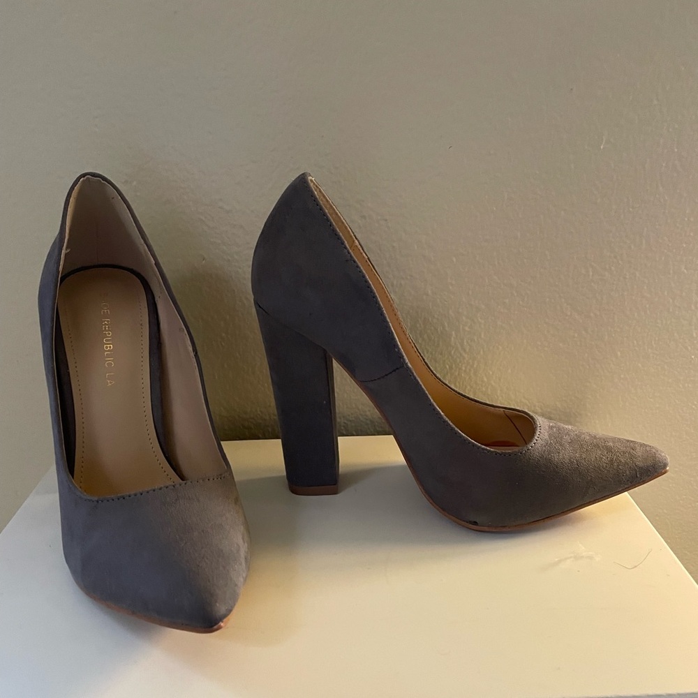 GREY SUEDE PUMP 7-7 1/2